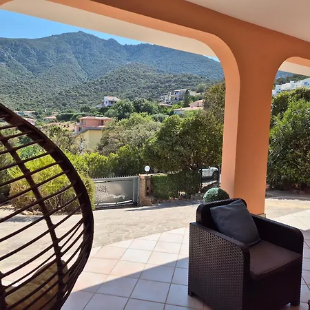 Relax Maremonti Ampia E Panoramica Con Spaziosa Veranda Attrezzata בית נופש