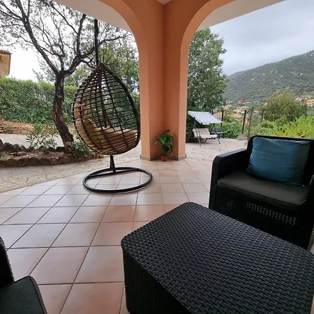 Relax Maremonti Ampia E Panoramica Con Spaziosa Veranda Attrezzata Feriehus Capoterra
